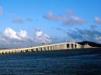 雄關漫道真如鐵 而今邁步從頭越